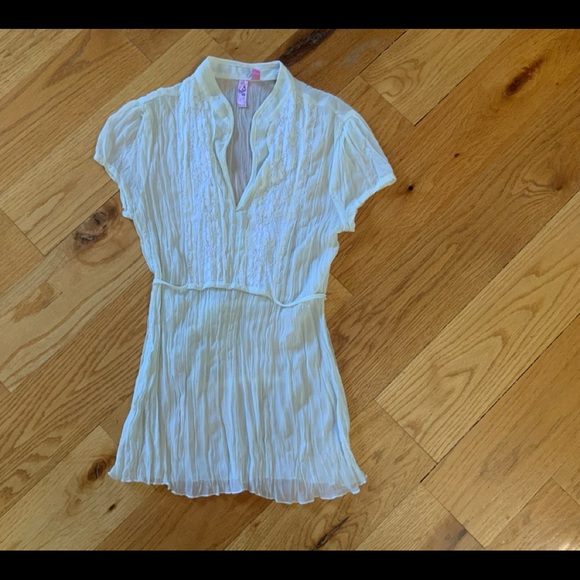 Dolled Up Blouse - Picture 2 of 6